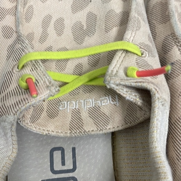 HEY DUDE WENDY RISE LEOPARD NEON BEIGE SNEAKER womens size10 - Picture 5 of 6